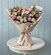 Букет цветов из:  Розы и Лизиантусы #REPLACE_PRED# Колодезном