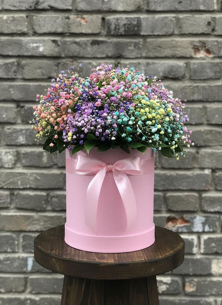 Цветочная композиция из Гипсофила и Розы в шляпной коробке в Колодезном