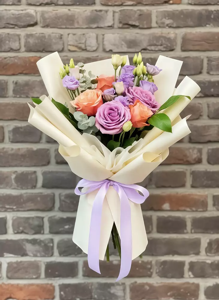 Букет цветов из: Лизиантусы и Розы в Колодезном