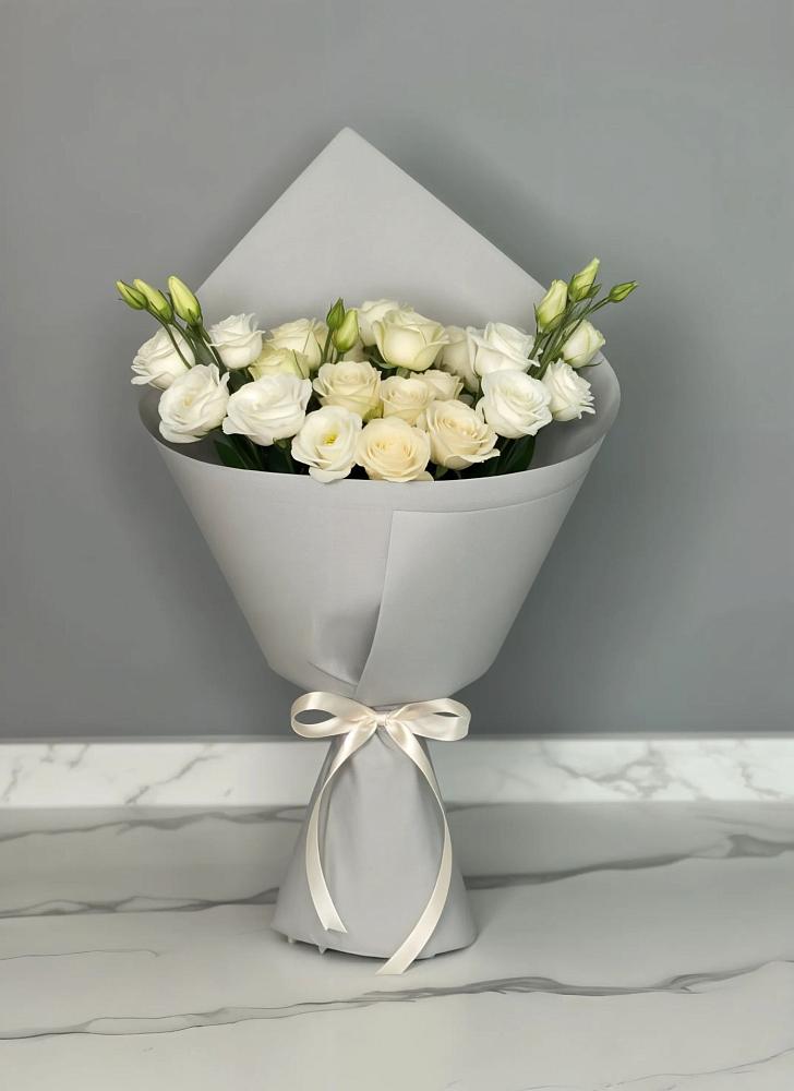 Букет цветов из: Розы и Лизиантусы в Колодезном