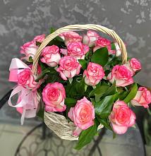 Цветочная композиция из Розы в корзине #REPLACE_PRED# Колодезном