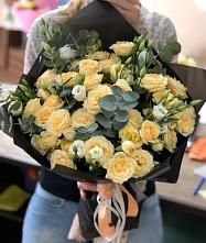 Букет цветов из:  Розы и Лизиантусы #REPLACE_PRED# Колодезном